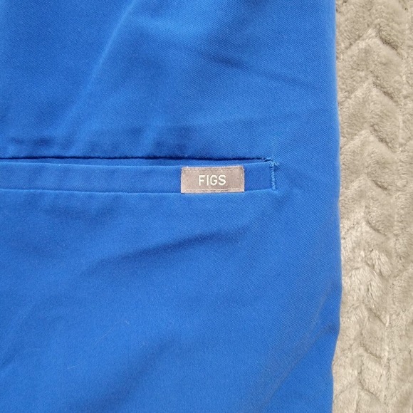 FIGS Technical Scrubs Top Womens XS Solid Blue Casma 3-pocket Scrub Top FW1100 - Picture 7 of 10
